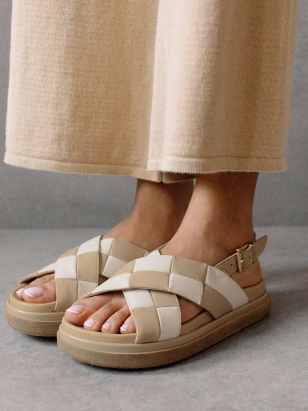 ALOHAS Marshmallow Woven Cross-Strap Platform Sandals in Stone Beige & Ivory 36